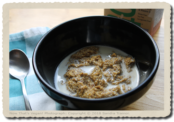A tasty breakfast porridge made with pumpkin and oat bran.
